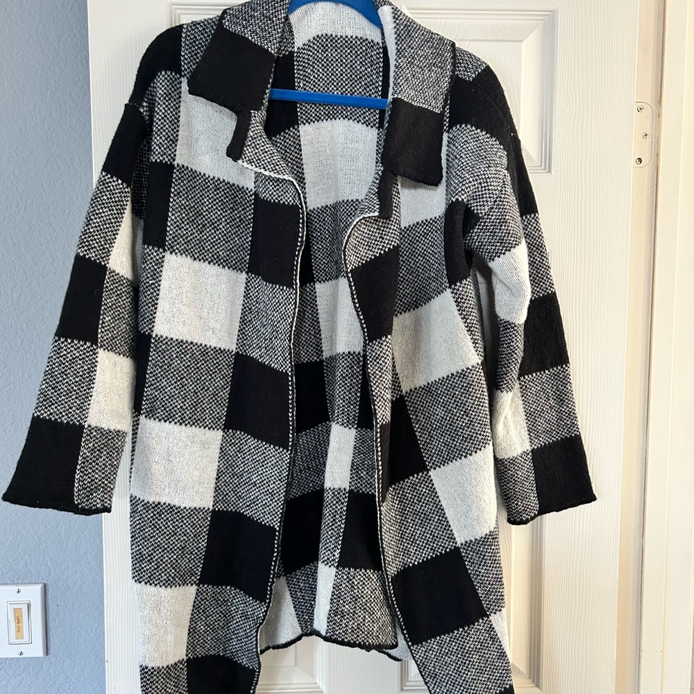 Woven Heart Buffalo Plaid‎ Open Front Cardigan Sweater Black White Small
